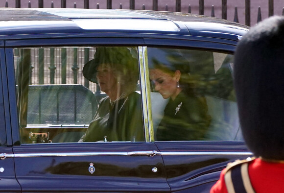 La reine Consort Camilla et la princesse de Galles Kate Middleton pendant la procession du cercueil de la reine de Buckingham à Westminster Hall à Londres le 14 septembre 2022 Photo by Ian West/PA Photos/ABACAPRESS.COM