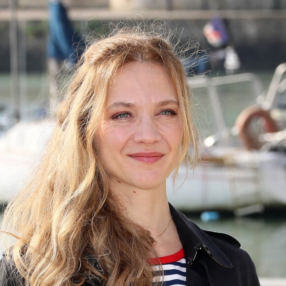 Odile Vuillemin - Photocall de "L'homme de nos vies" lors de la 24ème édition du Festival de la Fiction TV de la Rochelle. Le 14 septembre 2022 © Patrick Bernard / Bestimage