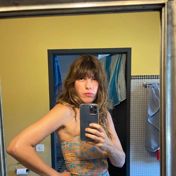 Lou Doillon, devenue maman pour la 2e fois, pose sur Instagram lors de ses vacances en Provence. Août 2022.