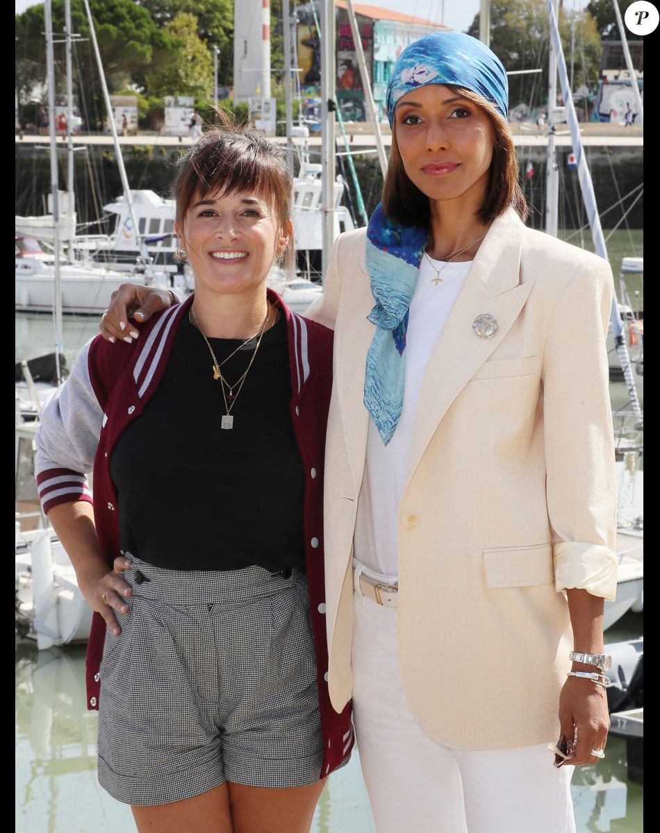 Sonia Rolland et Béatrice de La Boulaye - Photocall de la série "Tropiques Criminels" lors de la 24ème édition du Festival de la Fiction TV de La Rochelle, le 15 septembre 2022. © Patrick Bernard / Bestimage