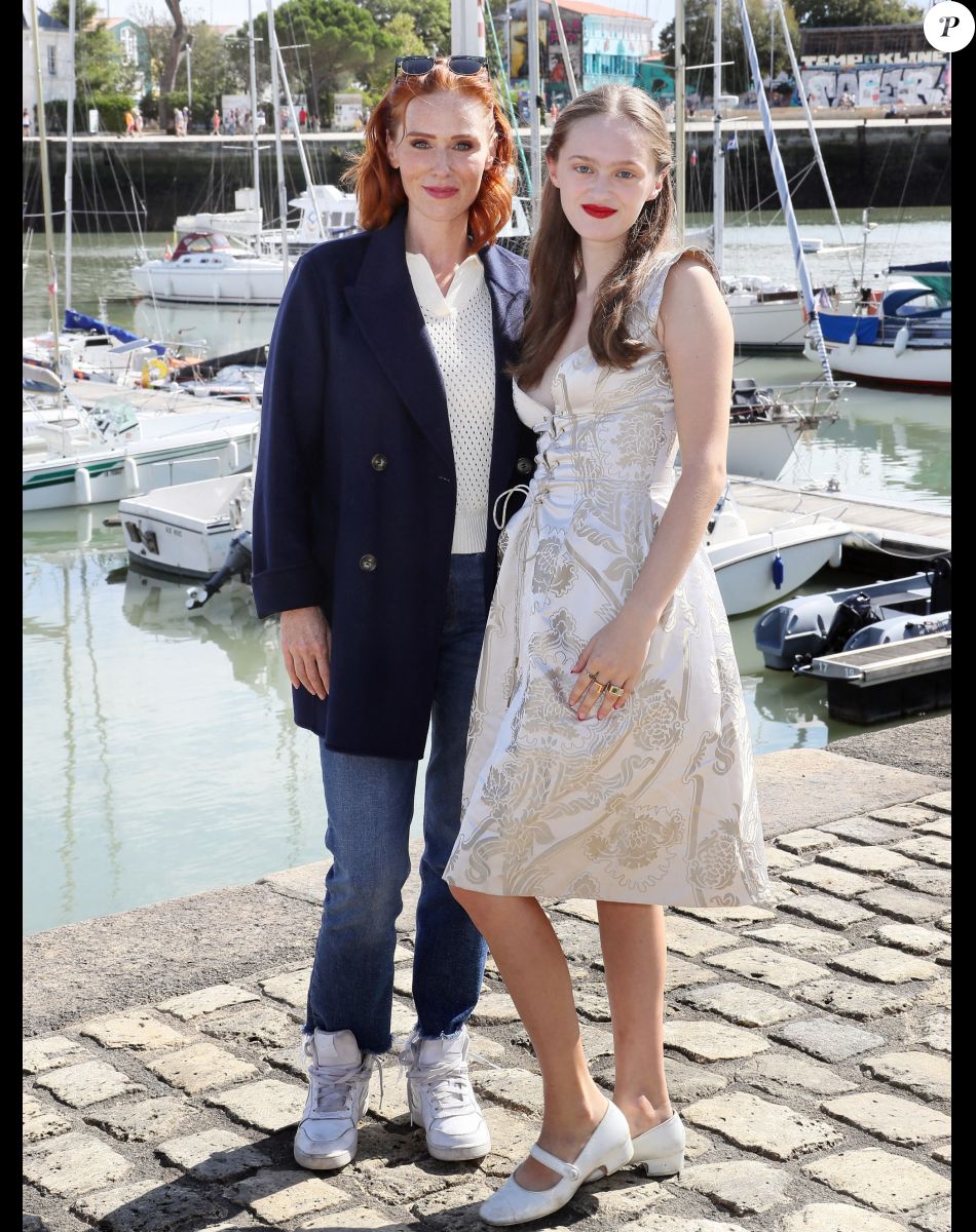 Audrey Fleurot et Lily Taieb lors du photocall du téléfilm "Esprit d'hiver" lors de la 24ème édition du Festival de la Fiction TV de La Rochelle, France, le 15 septembre 2022. © Patrick Bernard/Bestimage