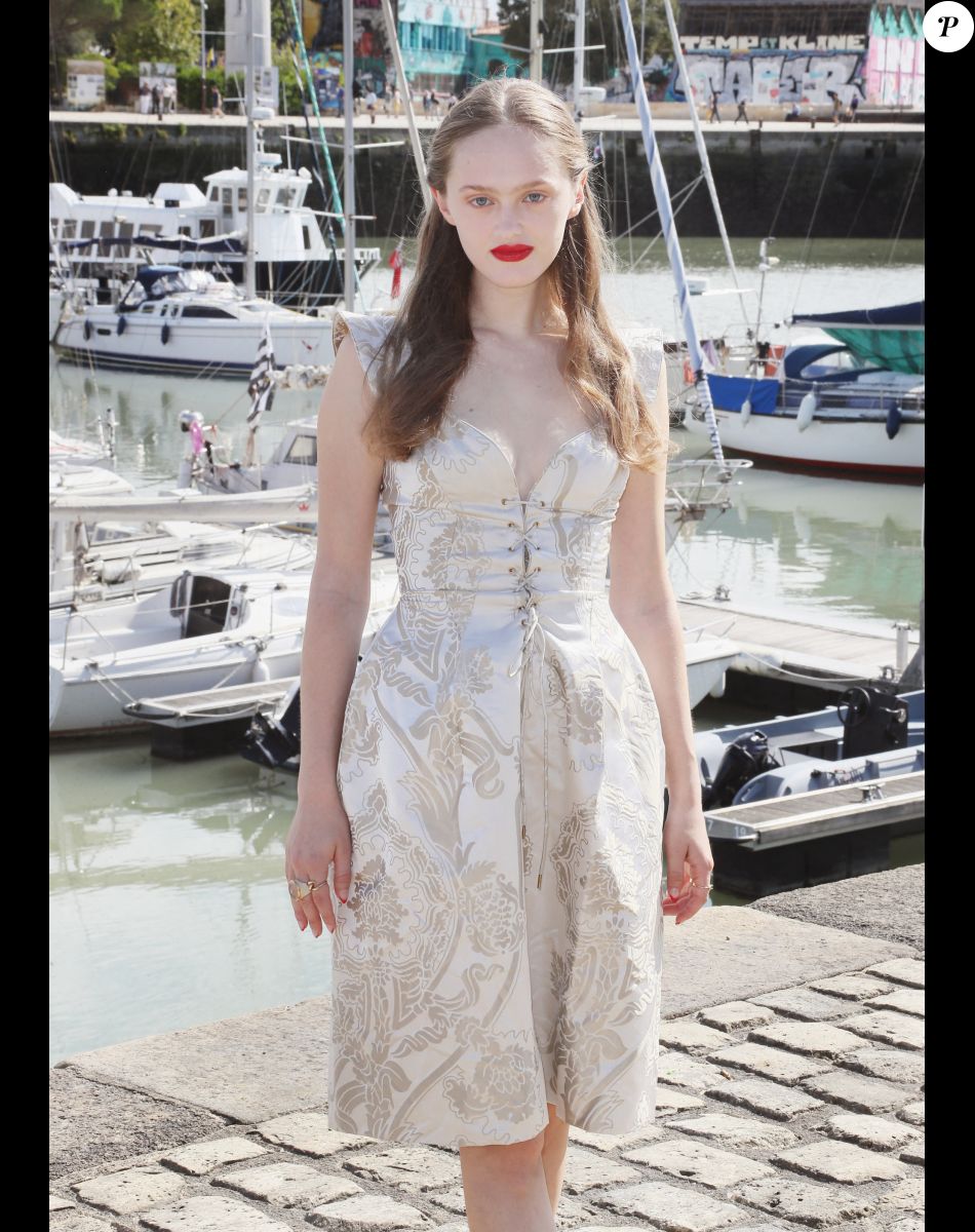 Lily Taieb lors du photocall du téléfilm "Esprit d'hiver" lors de la 24ème édition du Festival de la Fiction TV de La Rochelle, France, le 15 septembre 2022. © Patrick Bernard/Bestimage