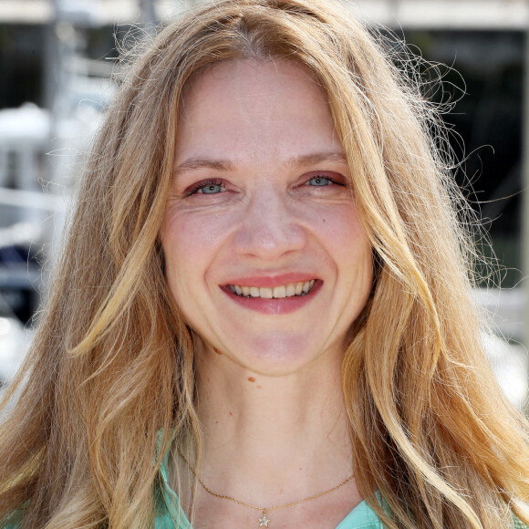 Odile Vuillemin - Photocall de la série "Prométhée" lors de la 24ème édition du Festival de la Fiction TV de La Rochelle le 15 septembre 2022. © Patrick Bernard/ Bestimage