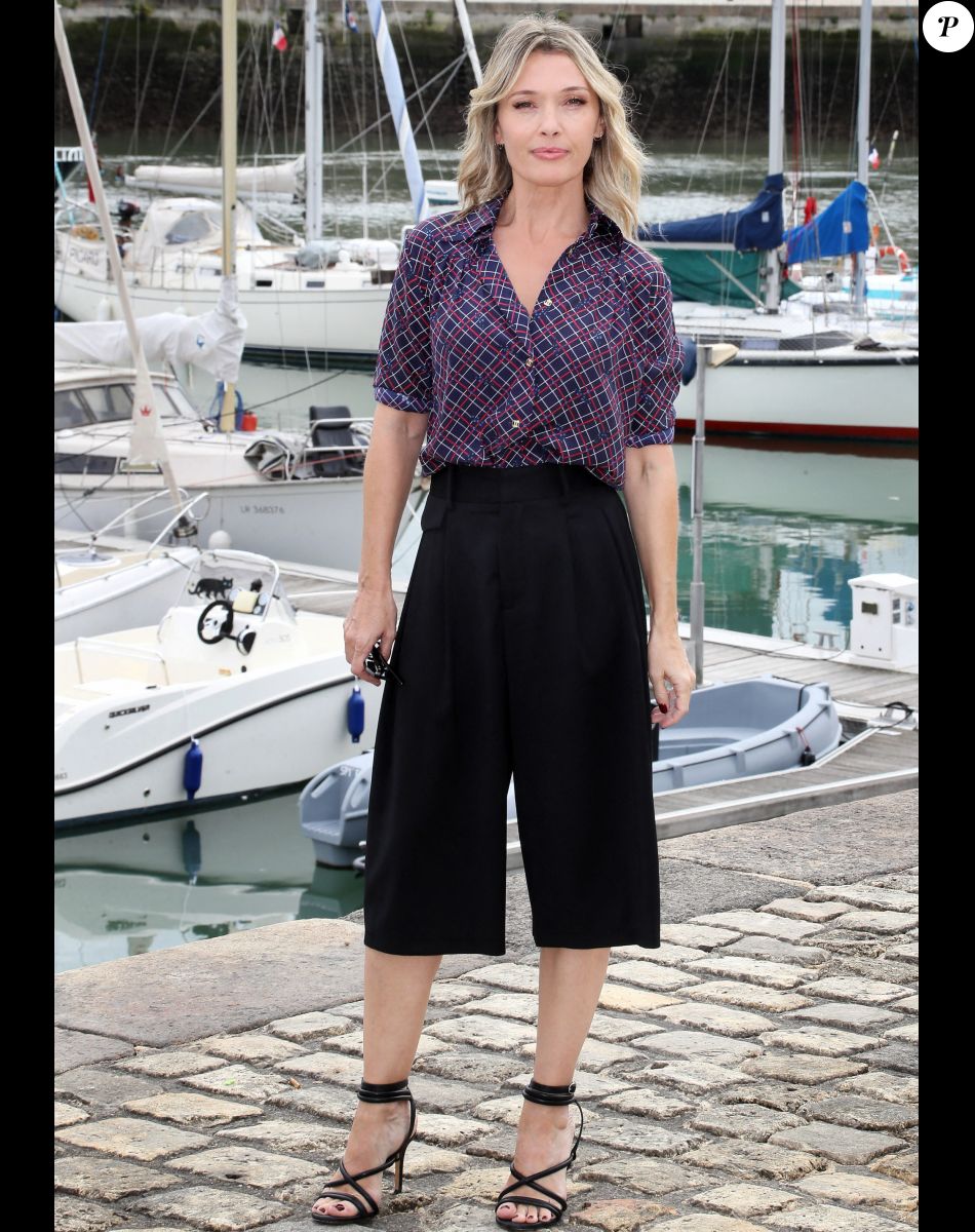 Anne Marivin - Photocall de la série "La vie, l'amour, tout de suite" lors de la 24ème édition du Festival de la Fiction TV de La Rochelle le 15 septembre 2022. © Patrick Bernard/ Bestimage