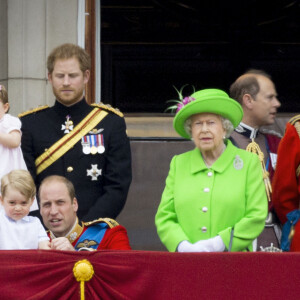 Kate Catherine Middleton, duchesse de Cambridge, la princesse Charlotte, le prince George, le prince William, le prince Harry, la reine Elisabeth II d'Angleterre, le prince Edward, comte de Wessex, et le prince Philip, duc d'Edimbourg - La famille royale d'Angleterre au balcon du palais de Buckingham lors de la parade "Trooping The Colour" à l'occasion du 90ème anniversaire de la reine. Le 11 juin 2016 
