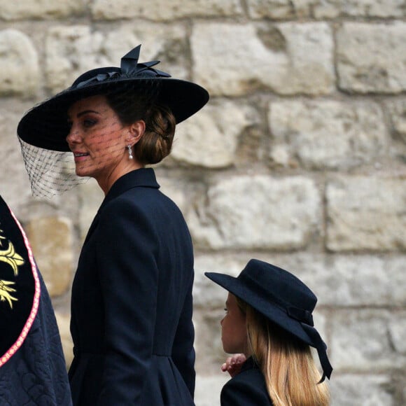 Catherine, princesse de Galles et la princesse Charlotte - Arrivées au service funéraire à l'Abbaye de Westminster pour les funérailles d'Etat de la reine Elizabeth II d'Angleterre. Le sermon est délivré par l'archevêque de Canterbury Justin Welby (chef spirituel de l'Eglise anglicane) au côté du doyen de Westminster David Hoyle. Londres, le 19 septembre 2022. © Peter Byrne / PA via Bestimage 