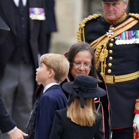La princesse de Galles, le prince George et la princesse Charlotte arrivent à la messe en hommage à la reine Elizabeth II. Londres, le 19 septembre 2022. @ Andrew Milligan/PA Wire