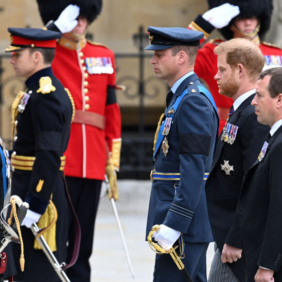 La princesse Anne, le prince Andrew, le prince Edward, le prince William, le prince Harry - Procession du cercueil de la reine Elizabeth II d'Angleterre. Londres, le 19 septembre 2022.