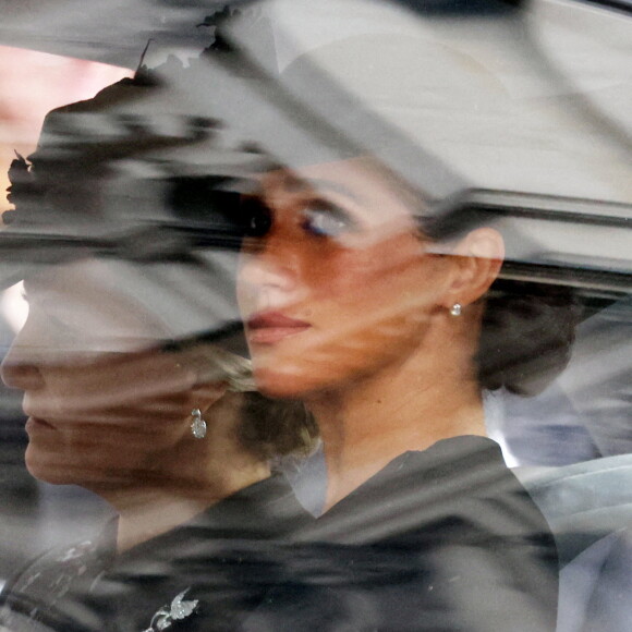 La comtesse Sophie de Wessex, Meghan Markle, duchesse de Sussex - Arrivées au service funéraire à l'Abbaye de Westminster pour les funérailles d'Etat de la reine Elizabeth II d'Angleterre le 19 septembre 2022. © Jacovides-Moreau Bestimage 