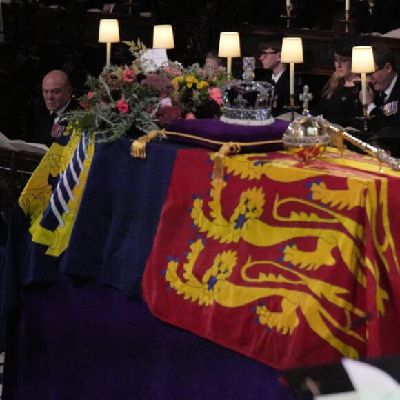 Lena Tindall, Zara Tindall, Mia Tindall, Le prince Harry, duc de Sussex et Meghan Markle, duchesse de Sussex, Princesse Charlotte, Catherine (Kate) Middleton, princesse de Galles, Prince George, Le prince William, prince de Galles - Cérémonie funèbre en La Chapelle Saint-Georges en présence des 15 Premiers ministres des royaumes qui ont exercé pendant les 70 ans de règne de la reine Elizabeth II d'Angleterre. Le cercueil sera descendu dans la crypte royale de la Chapelle Saint-Georges où elle reposera au côté de son époux le prince Philip, décédé le 9 avril 2021. Une cérémonie privée d'inhumation se tiendra au Mémorial du roi George VI. Windsor, le 19 septembre 2022. © Victoria Jones / Bestimage 