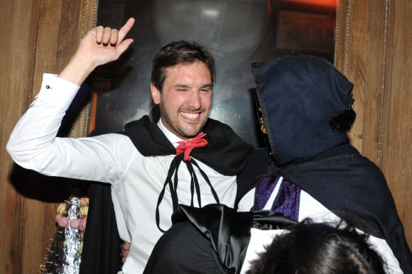 Arthur de Soultrait, le jeune (28 ans) fondateur de la marque de sportswear Vicomte A, organise un bal masque pour feter son anniversaire.