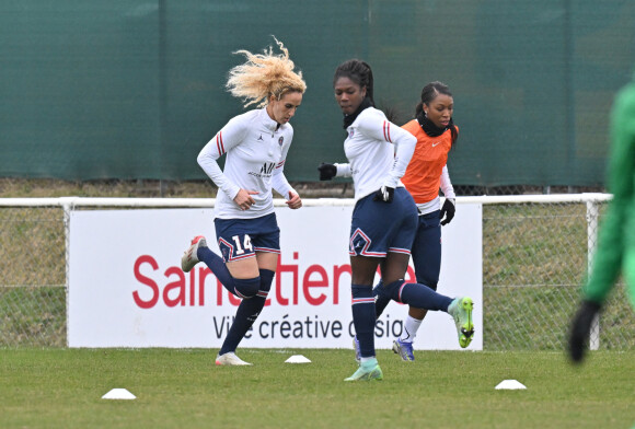 Keira Hamraoui et Aminata Diallo (psg) - Match féminin de l'AS Saint-Etienne contre le Paris Saint-Germain le 23 janvier 2022.