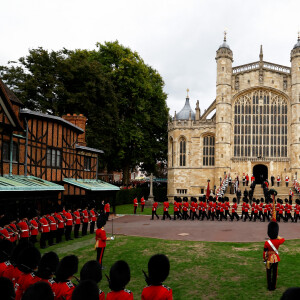 Arrivée du corbillard royal au château de Windsor via "The Long Walk", une impressionnante allée rectiligne de plus de 4 kilomètres qui mène au château où se tiendra la cérémonie funèbre des funérailles d'Etat de reine Elizabeth II d'Angleterre. Windsor, le 19 septembre 2022. 