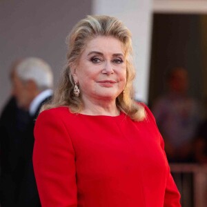 Catherine Deneuve, Lion d'Or d'honneur de la Mostra 2022 - Red Carpet du film White Noise et de la cérémonie d'ouverture lors de la 79ème édition du festival international du film de Venise, la Mostra le 1er septembre 2022.