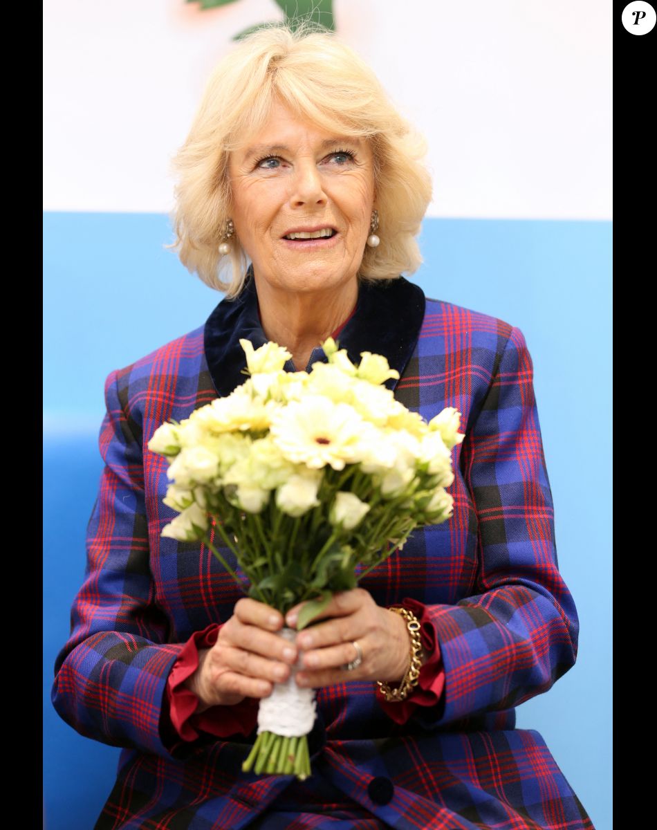 Camilla Parker Bowles, duchesse de Cornouailles, a rencontré le jeune Uzaur Ehjaz lors de la journée "National Literacy Trust" à Peterborough. Le 3 février 2016