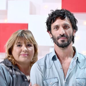 Michèle Bernier et David Kammenos - Enregistrement de l'émission "Vivement dimanche prochain" au studio Gabriel. Le 21 novembre 2021. © Guillaume Gaffiot / Bestimage