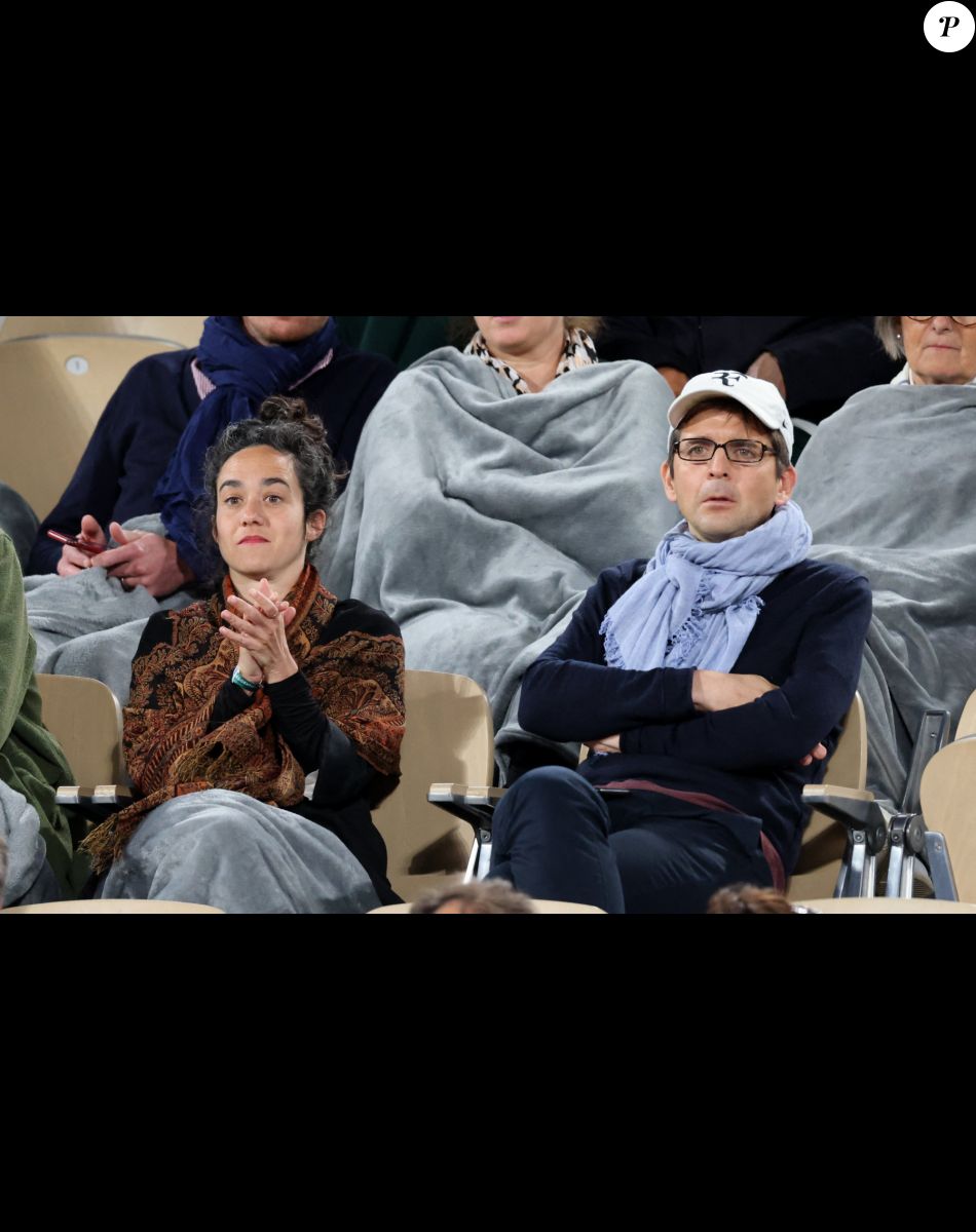 Thomas Sotto - Soirée de gala "Coeur Central" au profit de Terre d'Impact fonds de dotation de la FFT et de l'association Fête le Mur sur le Court Central Philippe Chatrier à Roland Garros, Paris le 5 juillet 2022. © Marc Ausset-Lacroix/Bestimage