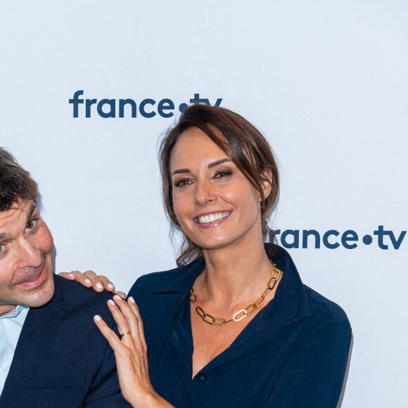 Thomas Sotto - Soirée de gala "Coeur Central" au profit de Terre d'Impact fonds de dotation de la FFT et de l'association Fête le Mur sur le Court Central Philippe Chatrier à Roland Garros, Paris le 5 juillet 2022. © Marc Ausset-Lacroix/Bestimage 