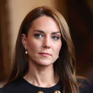 Catherine (Kate) Middleton, princesse de Galles, rencontre des bénévoles et du personnel opérationnel au Windsor Guildhall à Windsor, Royaume Uni, le 22 septembre 2022, afin de les remercier de leur implication dlors des funérailles de la La reine Elisabeth II au château de Windsor. 