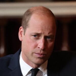 Le prince William, prince de Galles, rencontre des bénévoles et du personnel opérationnel au Windsor Guildhall à Windsor, Royaume Uni, afin de les remercier de leur implication dlors des funérailles de la La reine Elisabeth II au château de Windsor. 