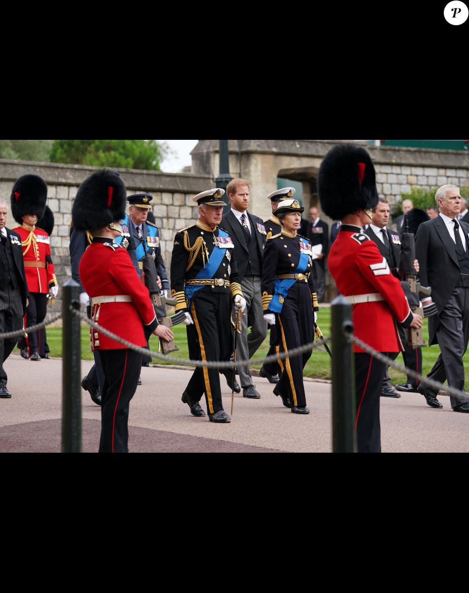 Le prince William, prince de Galles, le prince Harry, duc de Sussex, le roi Charles III d'Angleterre, la princesse Anne - Arrivée à la Cérémonie funèbre en La Chapelle Saint-Georges. Windsor, le 19 septembre 2022. © Kirsty O'Connor / Bestimage