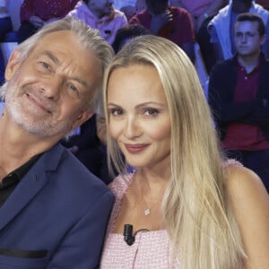 Exclusif - Gilles Verdez, Béatrice Rosen sur le plateau de l'émission "Touche Pas à Mon Poste (TPMP)", présentée par C.Hanouna et diffusée en direct sur C8 le 22 septembre © Jack Tribeca / Bestimage 