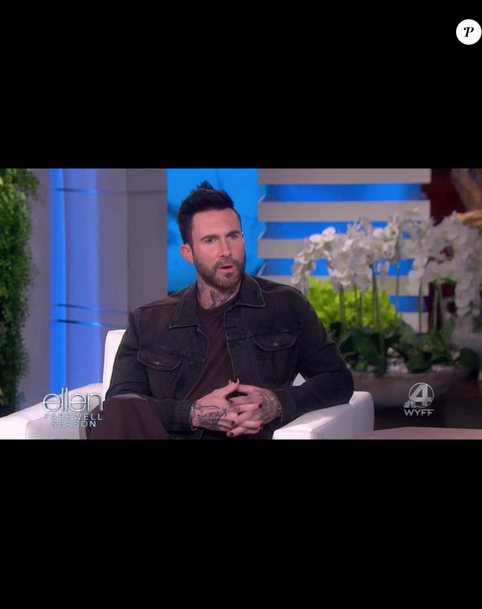 Adam Levine sur le plateau de l'émission "The Ellen Show" à Los Angeles, le 27 avril 2022. Ellen DeGeneres reveals Adam Levine is the reason she and Portia de Rossi are together.
