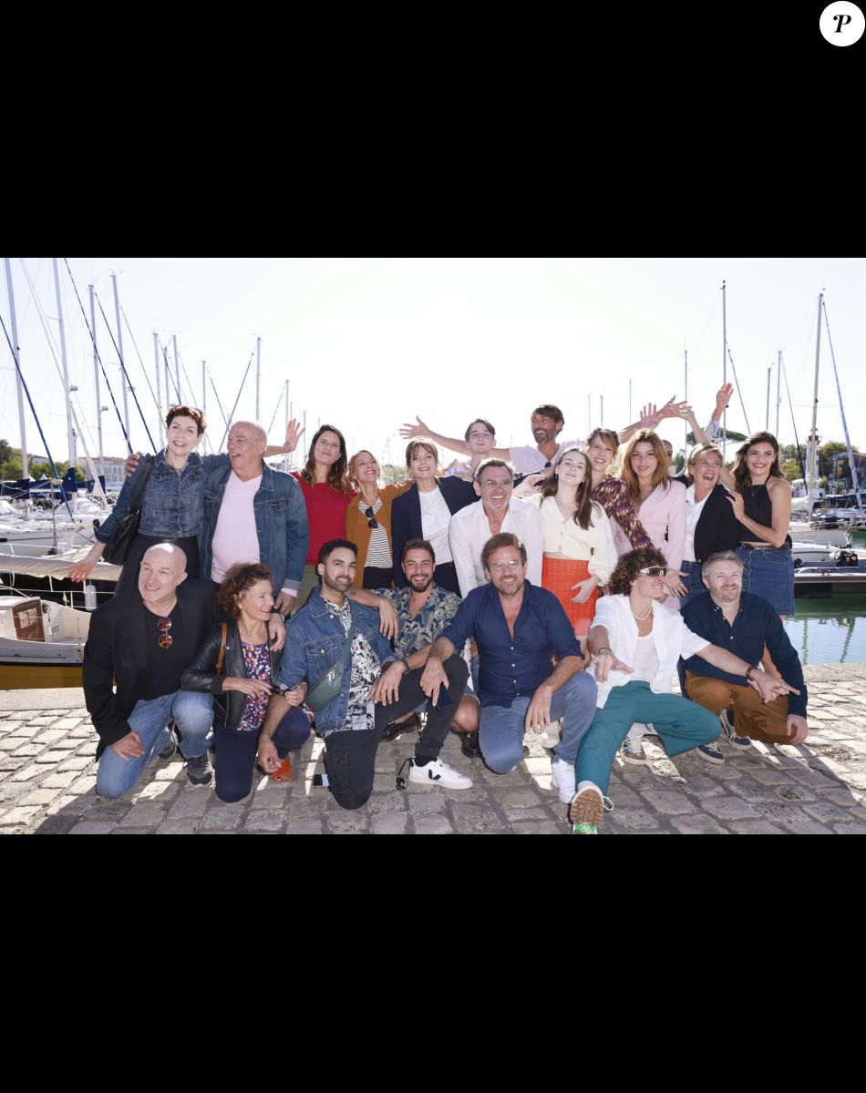 Marie Réache, Michel Cordes, Anne Decis, Elodie Varlet, Cécilia Hornus, Jérôme Bertin, Marie Mallia, Léa François, Florian Lesieur, Lola Marois, Laurent Kérusoré, Caroline Riou, Eleonore Sarrazin, Horya Benabet, Pierre Martot, Sylvie Flepp, Joakim Latzko, Marwan Berreni, Stéphane Hénon, Tim Rousseau, Thibaud Vaneck PLUS BELLE LA VIE Le festival de fiction TV de La Rochelle samedi 17 septembre 2022. © Christophe Aubert via Bestimage