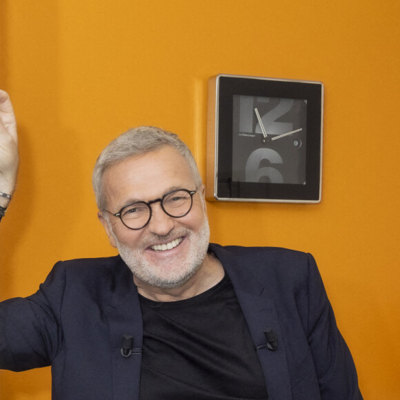 Exclusif - Laurent Ruquier en backstage de la dernière émission de L.Ruquier pour "On Est En Direct (OEED)", présentée par L.Ruquier et L.Salamé, et diffusée en direct sur France 2, à Paris, France, le 4 juin 2022. © Jack Tribeca/Bestimage