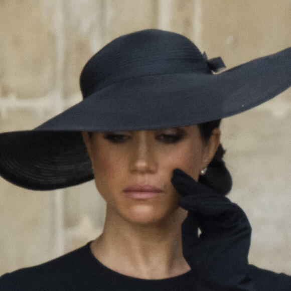 Meghan Markle - Procession du cercueil de la reine Elizabeth II d'Angleterre de Wesminster Hall où il était exposé au public, jusqu'à l'Abbaye de Westminster.