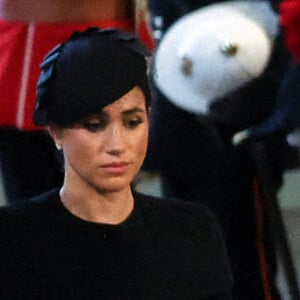 Meghan Markle, duchesse de Sussex, Catherine (Kate) Middleton, princesse de Galles - Intérieur - Procession cérémonielle du cercueil de la reine Elisabeth II du palais de Buckingham à Westminster Hall à Londres, où les Britanniques et les touristes du monde entier pourront lui rendre hommage jusqu'à ses obsèques prévues le 19 septembre 2022. Le 14 septembre 2022.