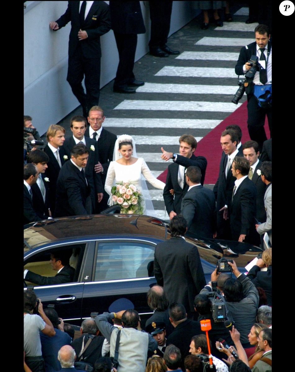 Le 25 septembre 2003, Clotilde Courau et le prince Emmanuel-Philibert de Savoie se sont mariés à la basilique Sainte-Marie-des-Anges-et-des-Martyrs à Rome.