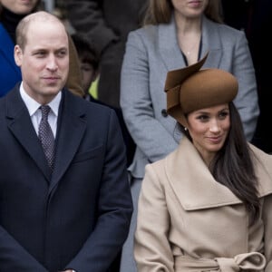 Le prince William, Catherine Kate Middleton la duchesse de Cambridge enceinte, Meghan Markle et son fiancé le prince Harry - La famille royale d'Angleterre arrive à la messe de Noël à l'église Sainte-Marie-Madeleine à Sandringham, le 25 décembre 2017. 