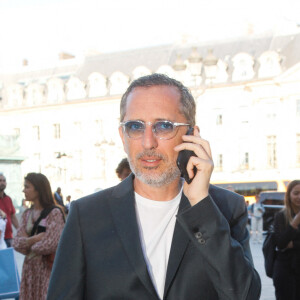 Gad Elmaleh - Arrivées au défilé de mode Haute-Couture automne-hiver 2022-2023 "Giambattista Valli" à Paris, France, le 4 juillet 2022. © Veeren / Christophe Clovis / Bestimage 