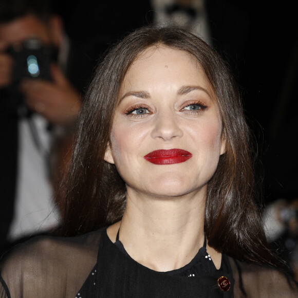 Marion Cotillard à la montée des marches de "Brother And Sister (frère et soeur)" lors du 75ème Festival International du Film de Cannes, le 20 mai 2022. © imageSPACE via Zuma Press/Bestimage 