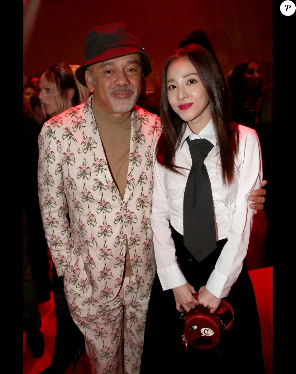 Christian Louboutin et Sandara Park - Défilé de Christian Louboutin dans les Salons Eiffel de la Tour Eiffel dans le cadre de la Collection Femme Prêt-à-porter Printemps/Eté 2023 de la Fashion Week de Paris (PWF), France, le 30 septembre 2022. © Bertrand Rindoff/Bestimage