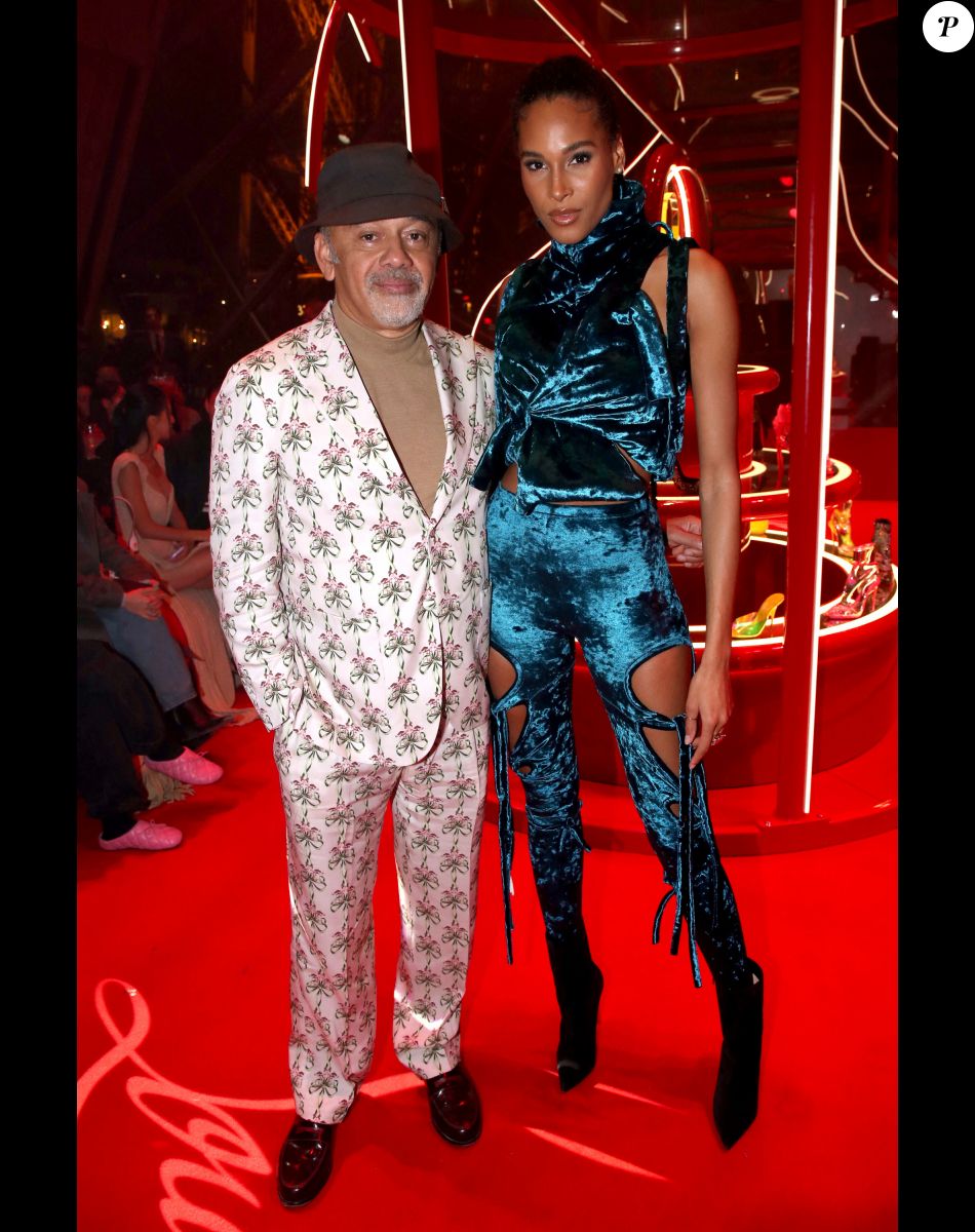 Christian Louboutin et Cindy Bruna - Défilé de Christian Louboutin dans les Salons Eiffel de la Tour Eiffel dans le cadre de la Collection Femme Prêt-à-porter Printemps/Eté 2023 de la Fashion Week de Paris (PWF), France, le 30 septembre 2022. © Bertrand Rindoff/Bestimage