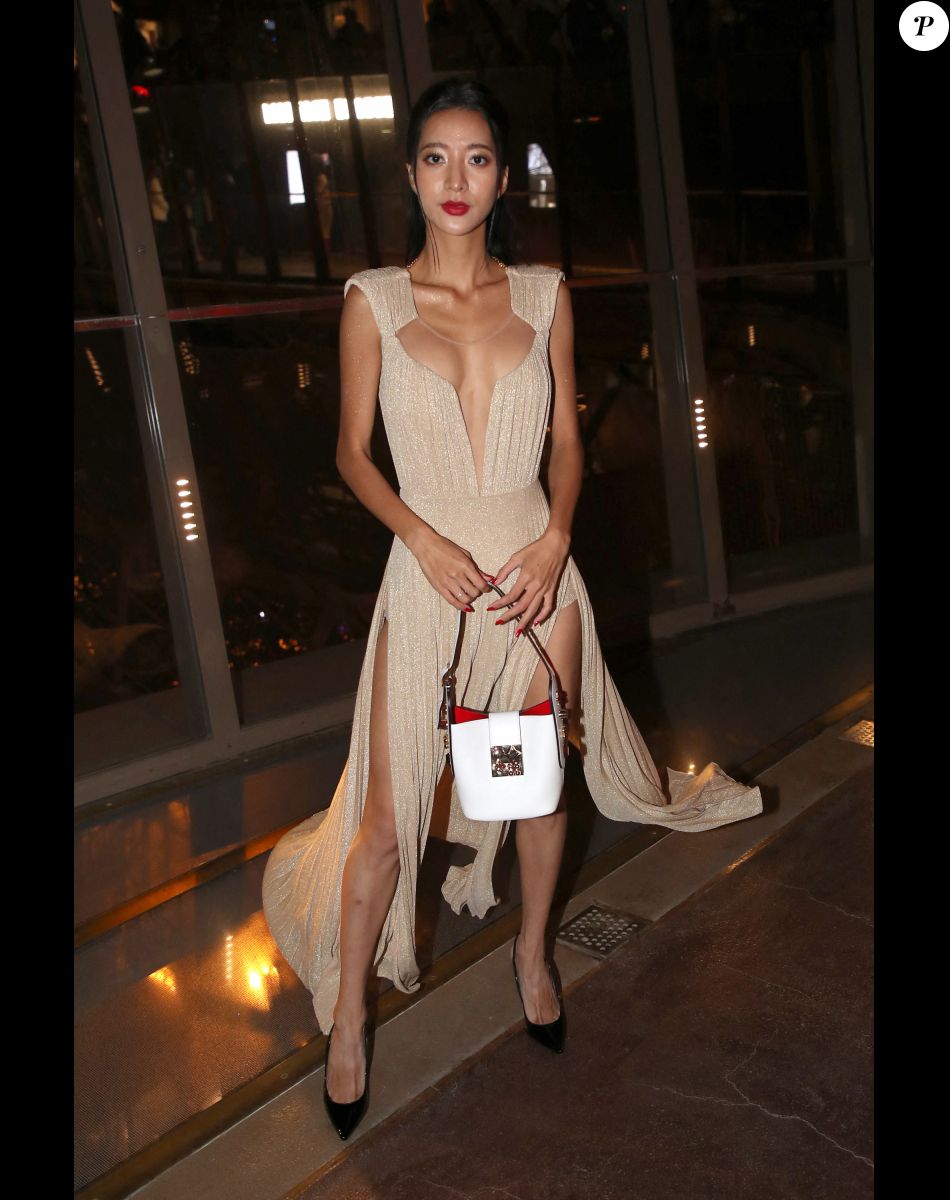 Ann Lu - Défilé de Christian Louboutin dans les Salons Eiffel de la Tour Eiffel dans le cadre de la Collection Femme Prêt-à-porter Printemps/Eté 2023 de la Fashion Week de Paris (PWF), France, le 30 septembre 2022. © Bertrand Rindoff/Bestimage