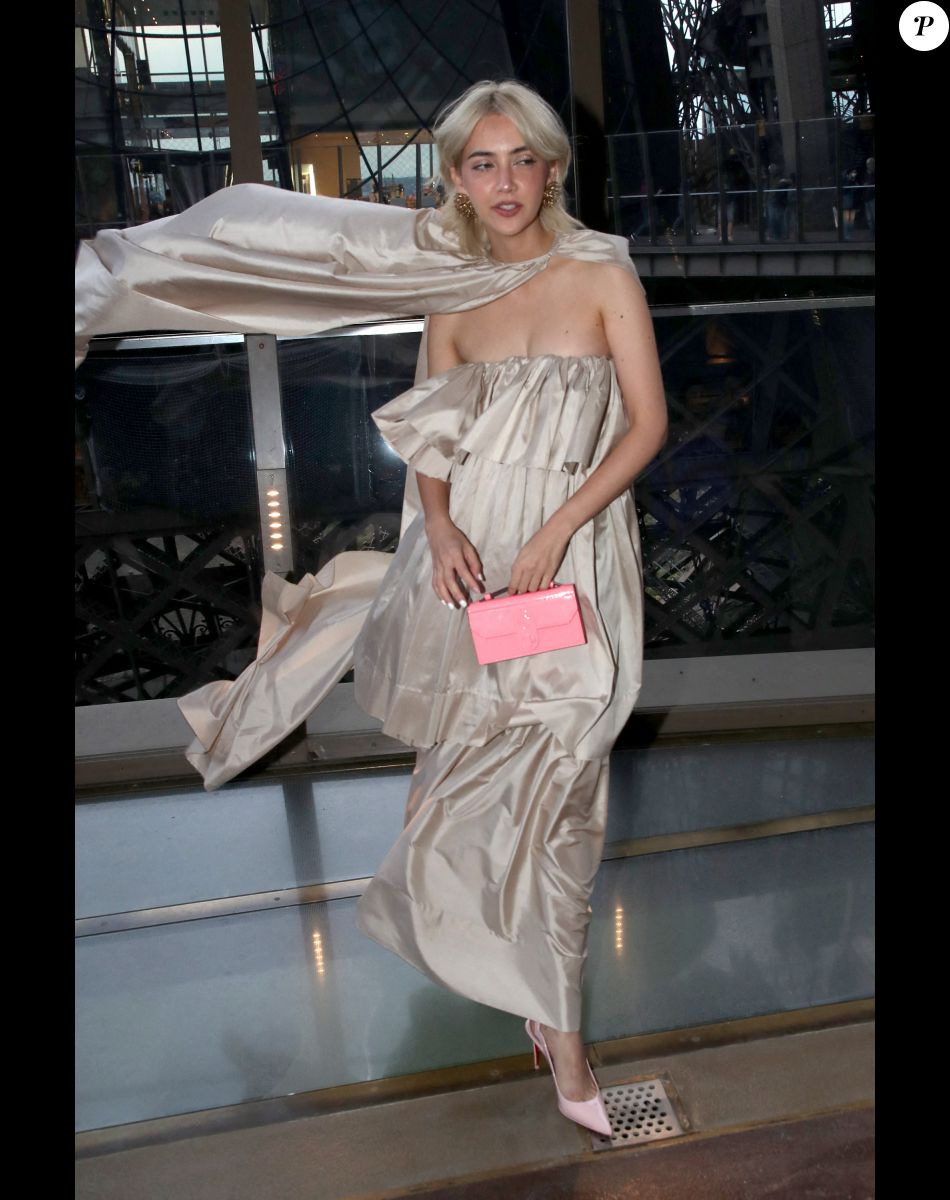 Sarah Legge - Défilé de Christian Louboutin dans les Salons Eiffel de la Tour Eiffel dans le cadre de la Collection Femme Prêt-à-porter Printemps/Eté 2023 de la Fashion Week de Paris (PWF), France, le 30 septembre 2022. © Bertrand Rindoff/Bestimage