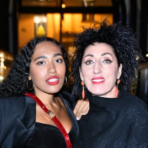 Rossy de Palma et sa fille Luna García lors de la soirée d'ouverture de "Carita - Maison De Beauté" rue du Faubourg Saint-Honoré à Paris, France, le 30 septembre 2022. © Veeren-Clovis/Bestimage 