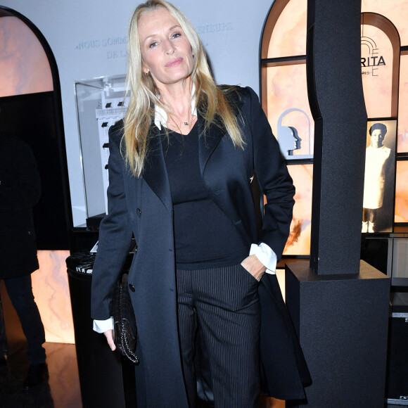 Estelle Lefébure lors de la soirée d'ouverture de "Carita - Maison De Beauté" rue du Faubourg Saint-Honoré à Paris, France, le 30 septembre 2022. © Veeren-Clovis/Bestimage 