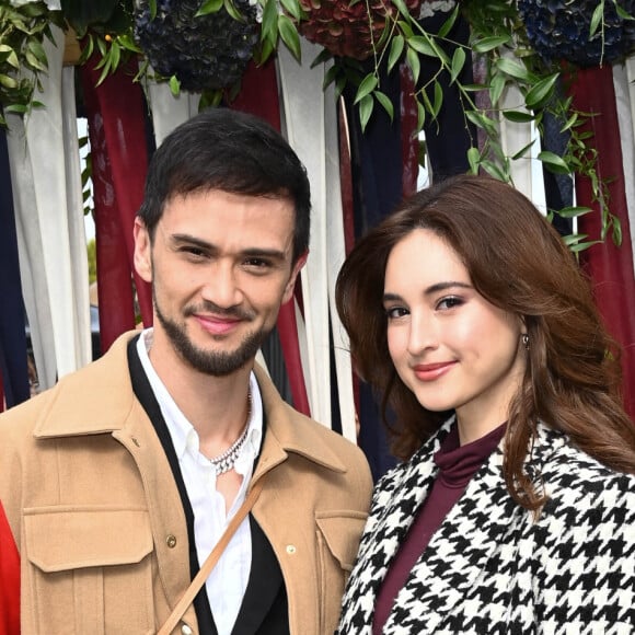 Billy Crawford avec son amie - Qatar Prix de l'Arc de Triomphe à l'hippodrome Paris Longchamp le 2 octobre 2022. © Coadic Guirec/Bestimage/Bestimage