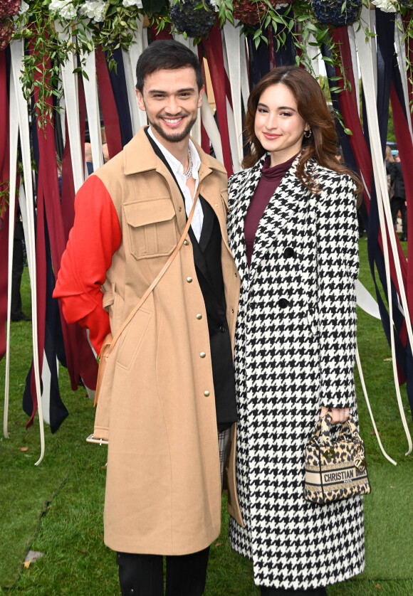 Billy Crawford avec son amie - Qatar Prix de l'Arc de Triomphe à l'hippodrome Paris Longchamp le 2 octobre 2022. © Coadic Guirec/Bestimage/Bestimage