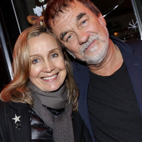 Olivier Marchal et son ex-femme Catherine Marchal - L'humoriste Cartouche sur la scène du "Café de la danse" dans son spectacle "Demain je me lève de bonheur !" à Paris le 20 décembre 2018. le spectacle a éte mis en scène par C. Marchal. © Cédric Perrin/Bestimage