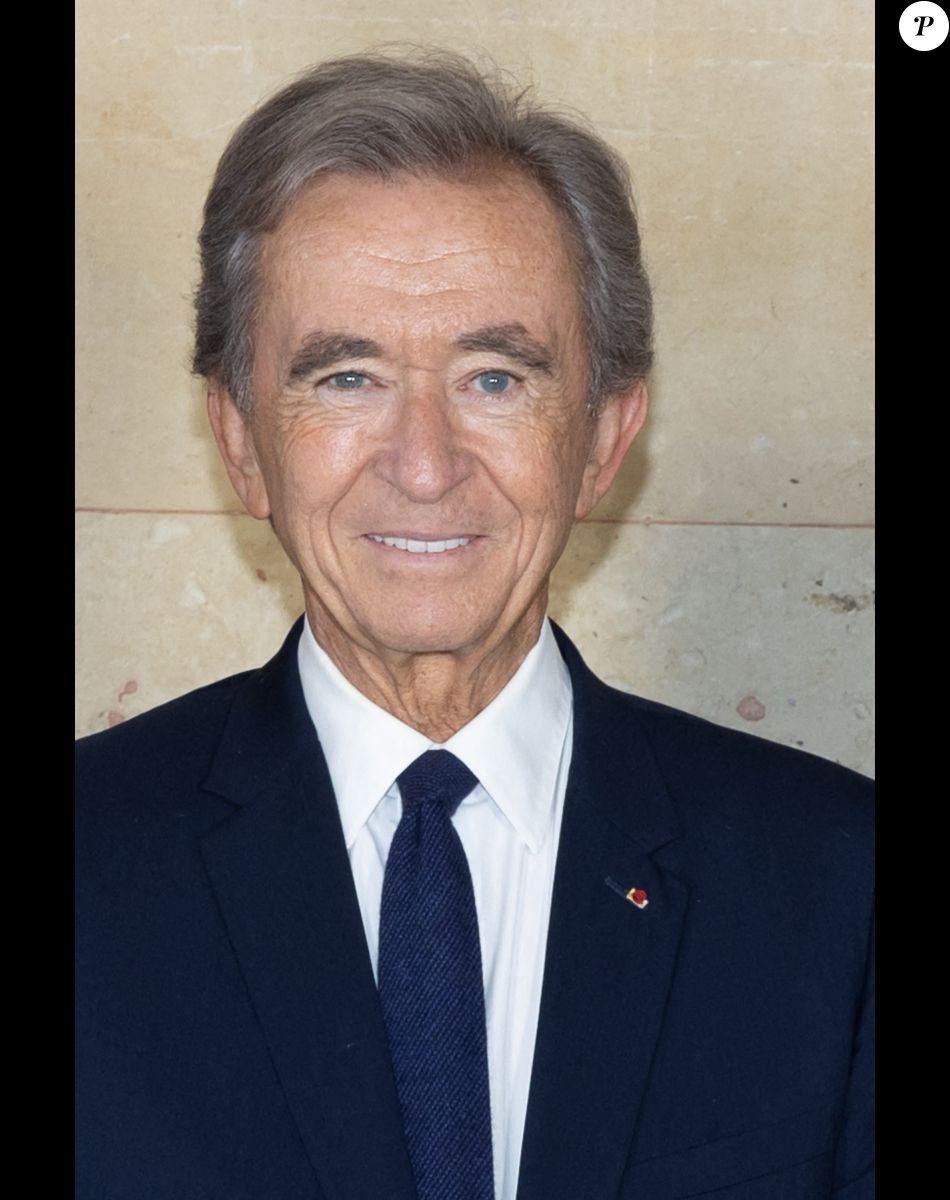 Bernard Arnault - Greeting du défilé Louis Vuitton Collection Femme Prêt-à-porter Printemps/Eté 2023 lors de la Fashion Week de Paris (PFW), France, le 4 octobre 2022. © Olivier Borde/Bertrand Rindoff Petroff/Bestimage