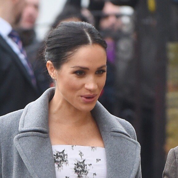 Meghan Markle, duchesse de Sussex, enceinte, visite le foyer Royal Variety de "Brinsworth House", à Twickenham le 18 décembre 2018. 