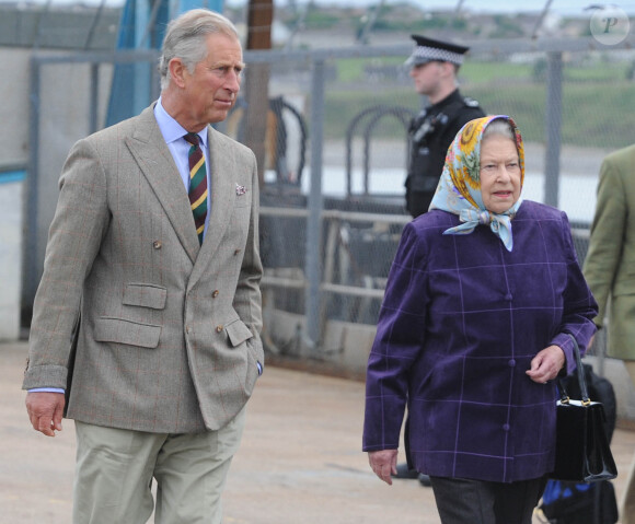 Le prince Charles et la reine Elizabeth