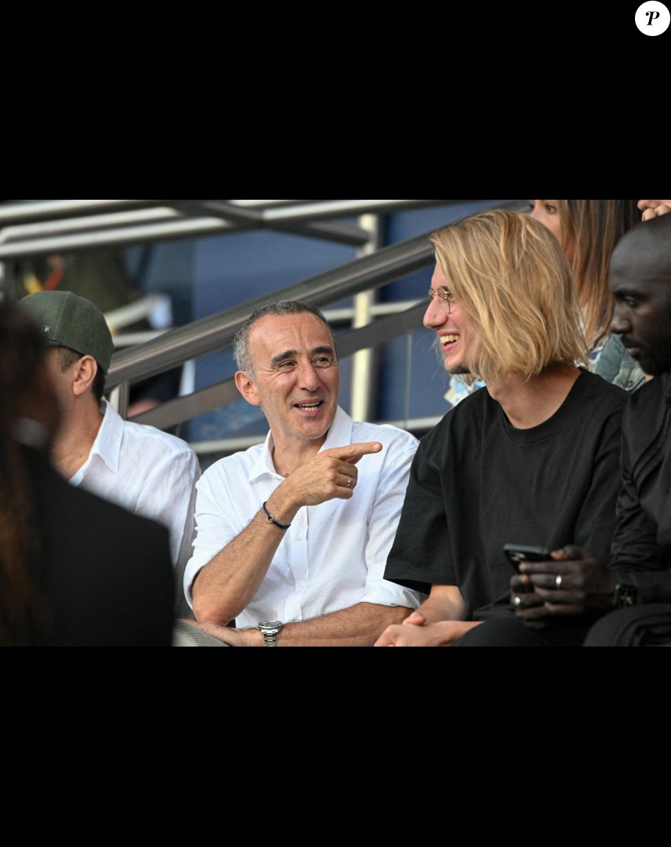 Paul Mirabel, Elie Semoun au match de football en ligue 1 Uber Eats PSG - Montpellier (5-2) au Parc des Princes à Paris, le 13 août 2022. © Lionel Urman / Panoramic / Bestimage