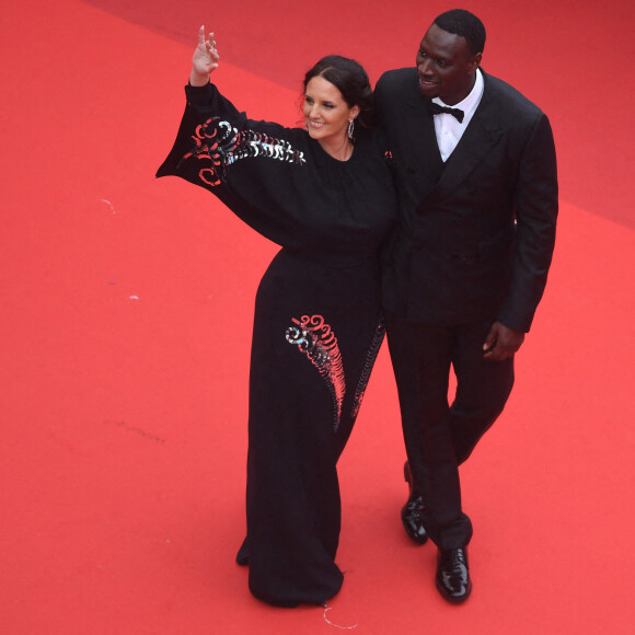 Omar Sy et sa femme Hélène - Montée des marches du film " Top Gun : Maverick " lors du 75ème Festival International du Film de Cannes. Le 18 mai 2022 © Giancarlo Gorassini / Bestimage 