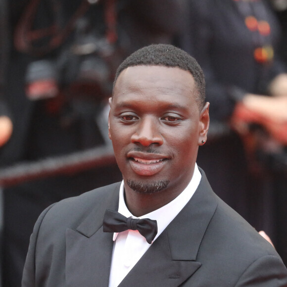 Omar Sy - Montée des marches du film " Top Gun : Maverick " lors du 75ème Festival International du Film de Cannes. Le 18 mai 2022 © Dominique Jacovides / Bestimage 